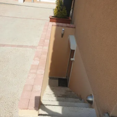 La Apartment *
