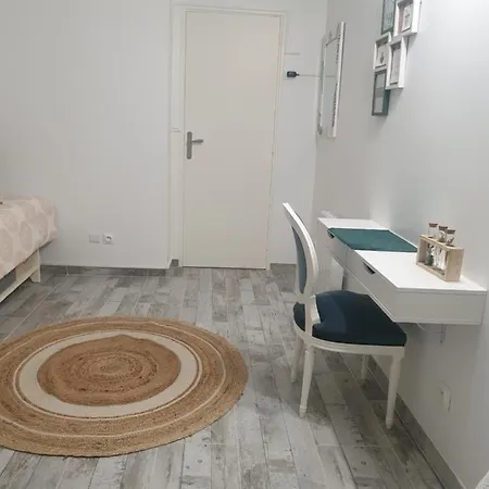 Apartment La